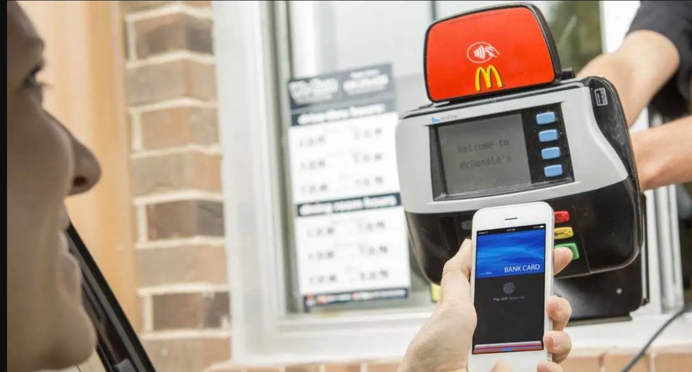 does mcdonald's take apple pay