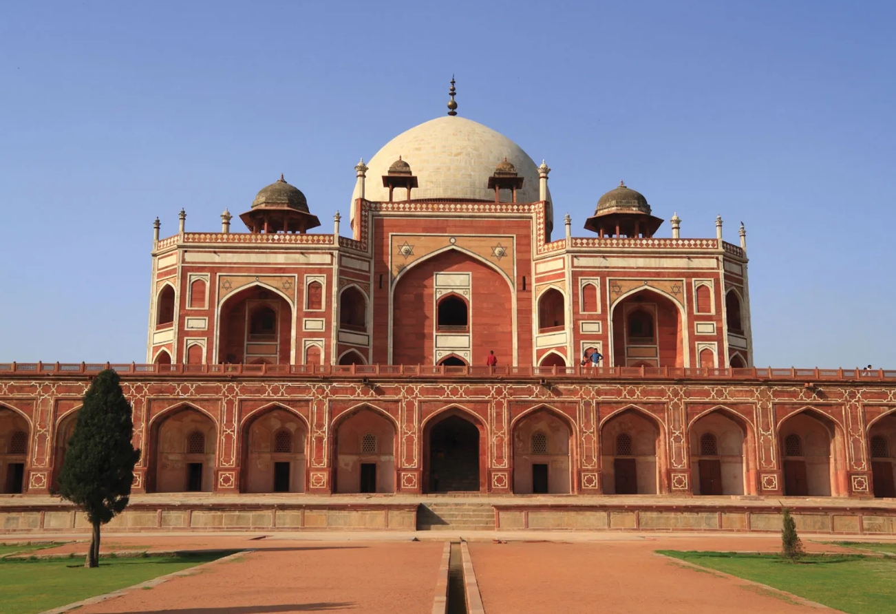 Overview of Humayun's Tomb in Delhi