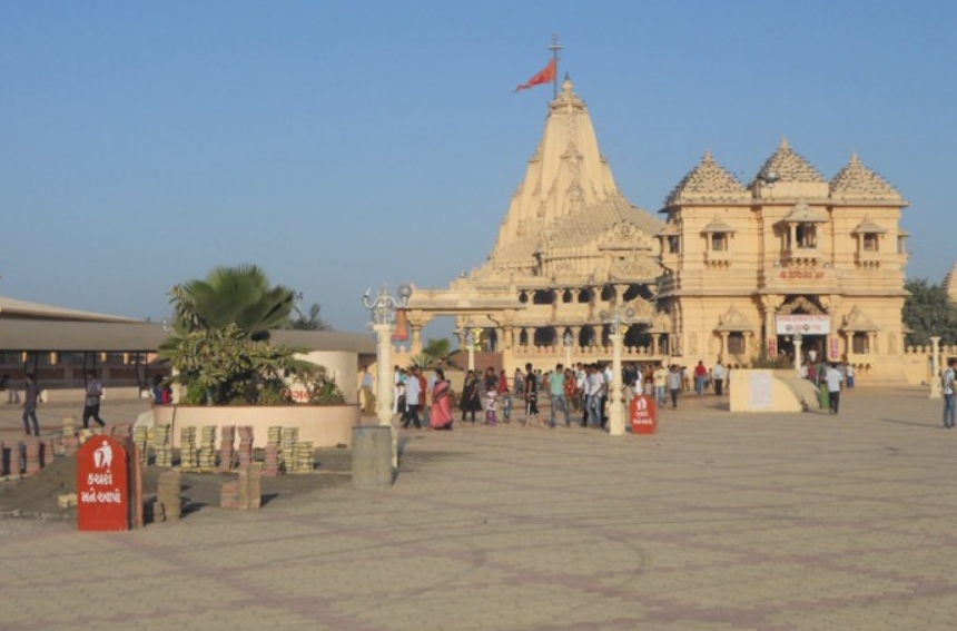 How to Reach Somnath Temple